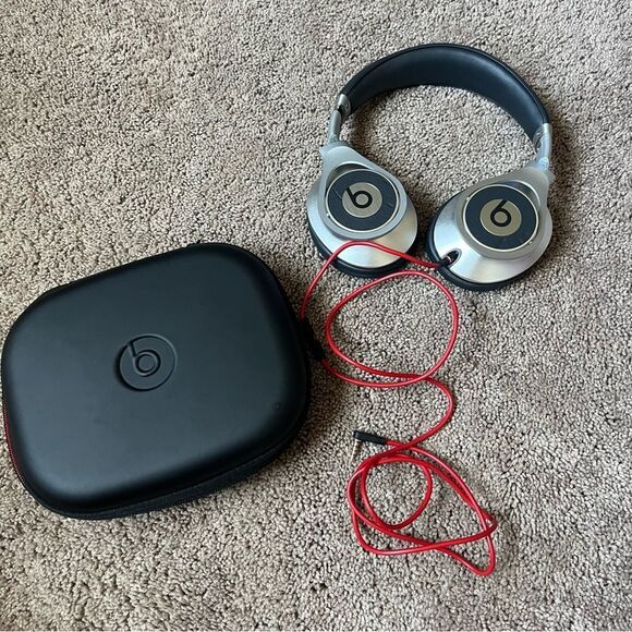 Beats by Dr. Dre Executive Wired Over Ear Noise Cancelling Headphone - Picture 1 of 10